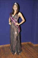 Urvashi Kapoor at The Indian Princess event in Atharva, Mumbai on 9th Dec 2011 (27).JPG